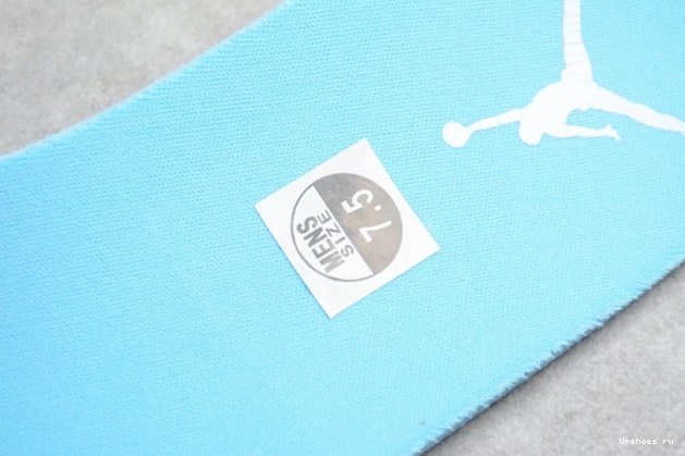 Jordan (W) BQ6472-114 UNC  Mid Air 1  0328